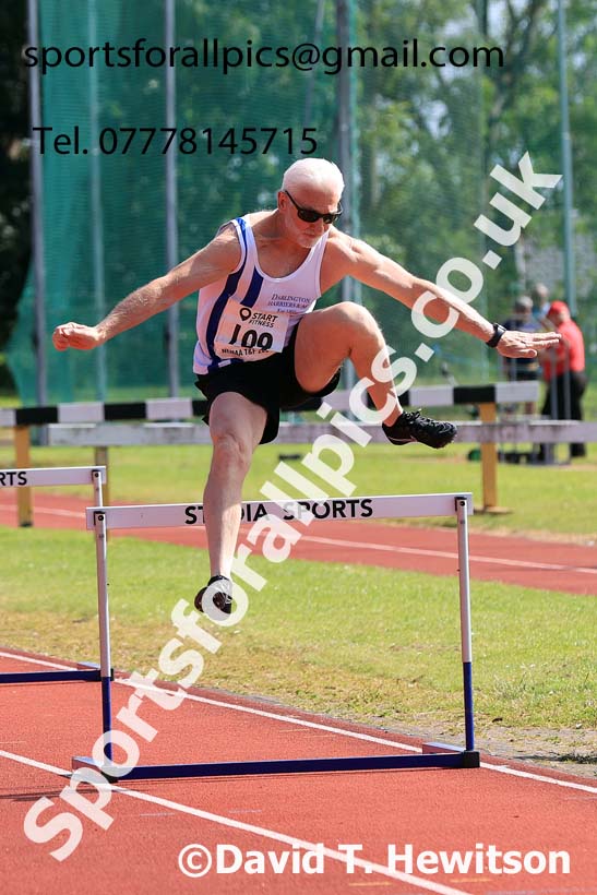 Mens hurdles, 2024 NE Masters Track and Field Champs., Monkton Stadium, Jarrow.  Photo: David T. Hewitson/Sports for All Pics
